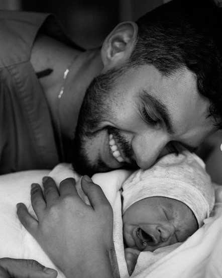 Квиткова и Добрынин стали родителями: первые фото малыша