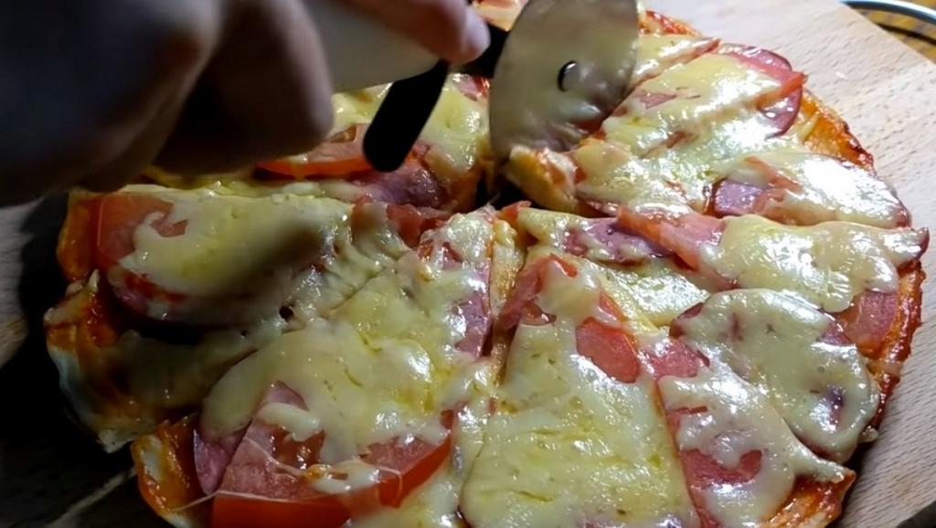 Пицца на сковороде за 10 минут: пошаговый рецепт с фото