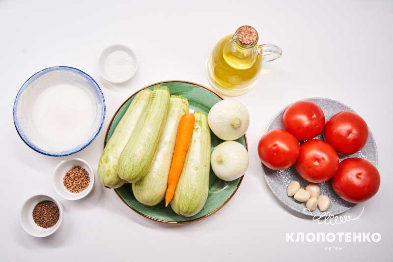Пикантный салат из кабачков на зиму: пошаговый фоторецепт