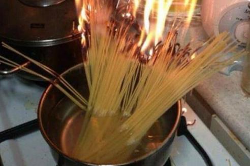 Горящие спагетти