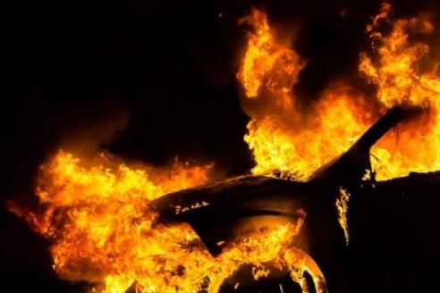 сгорел автомобиль, фото из автомобиль