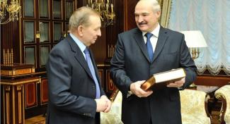 Кучма перед переговорами по Донбассу встретился с Лукашенко
