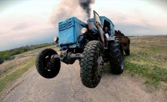 трактор, фото из открытых источников