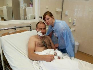 В Мечникова спасают бойца с огнестрельным ранением лица