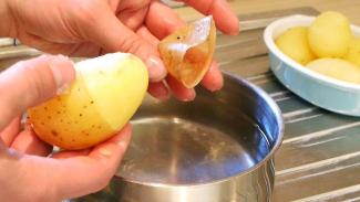 Как быстро почистить картошку: хозяйкам на заметку