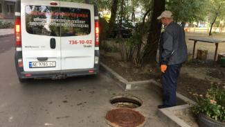 Жители Днепра засоряют канализацию: как специалисты устраняют проблему