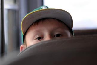 мальчик в автобусе фото из открытых источников