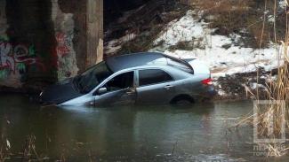 фото http://1tv.kr.ua, ДТП автомобиль упал в реку
