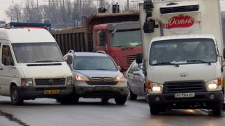 фото https://informator.dp.ua, столкнулись маршрутка и Honda в Днепре