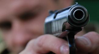 На Днепропетровщине пьяный водитель стрелял из пистолета