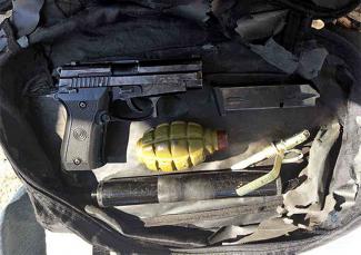 граната и пистолет у мужчины, фото ГУНП