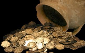 Археологи нашли клад с уникальными золотыми монетами