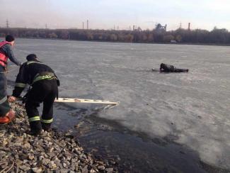 фото ГСЧС, рыбаки провалились под лед в Кривом Роге