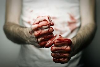кулак в крови, фото из открытых источников