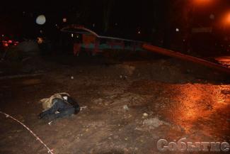 фото http://sobitie.com.ua, мужчина упал в ливневку