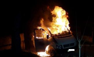 микроавтобус горит, фото из открытых источников