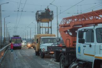 фото https://dp.informator.ua, обледенение на мосту