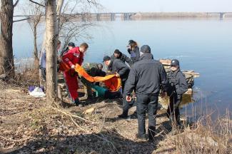 фото https://informator.dp.ua, мужчина спрыгнул в реку с моста в Днепре