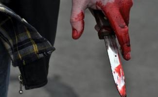 нож в крови, фото из открытых источников