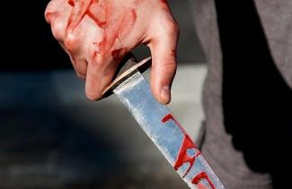 Разбой на Монастырском острове: парни с ножом ограбили прохожего