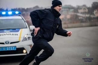 полицейский бежит, фото из открытых источников