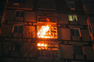 фото ГСЧС, пожар в многоэтажке