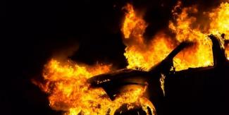 сгорел автомобиль, фото из автомобиль