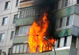 пожар на балконе, фото из открытых источников