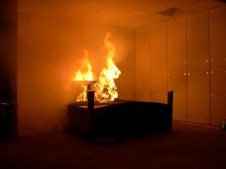 кровать горит, фото из открытых источников