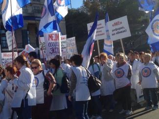 Медики протестуют против ликвидации больниц и урезания зарплат