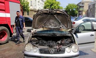 фото https://informator.dp.ua, загорелся автомобиль в Днепре