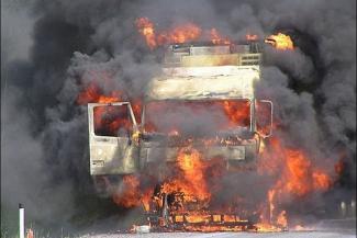 грузовик горит, фото из открытых источников