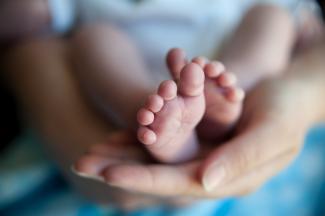 ножки маленького ребенка, фото из открытых источников