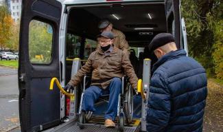 В Днепре появилось еще одно социальное такси для людей с инвалидностью