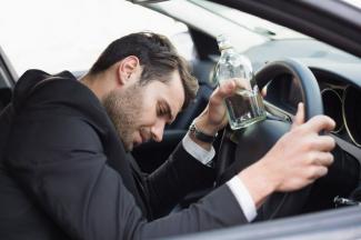 пьяный водитель за рулем, фото из открытых источников