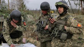 Прощайте, прапорщики: Зеленский одобрил закон о военных званиях в армии