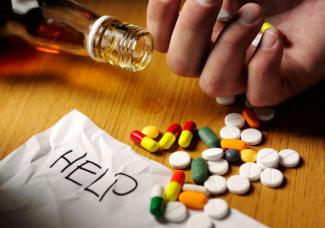 В Никополе старшеклассник наглотался таблеток и запил их алкоголем