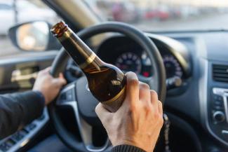 В Днепре пьяный водитель без прав устроил ДТП и просил не вызывать полицию
