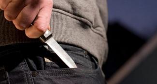 В Павлограде парень поссорился с незнакомцем и пырнул его ножом
