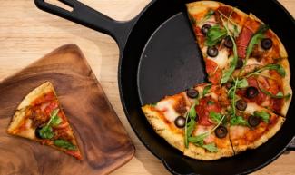 Быстрая пицца на сковороде за 15 минут: рецепт дня