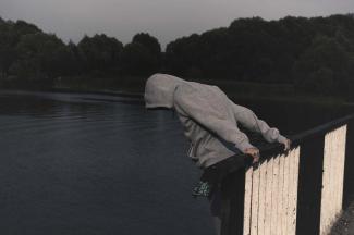 В Житомире мужчина пытался покончить с жизнью прыжком с моста