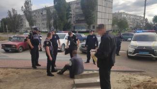 В Павлограде уличная драка закончилась ножевым ранением мужчины
