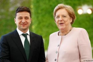 Канцлер Германии Меркель прибыла с официальным визитом в Киев