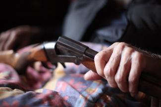 На Днепропетровщине пенсионер застрелился из самодельного оружия