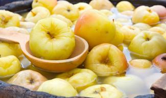 Вкусные моченые яблоки: пошаговый рецепт