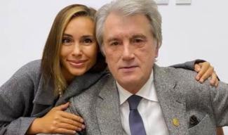 Дочь Виктора Ющенко позировала в пиджаке на голое тело