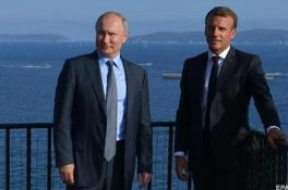Макрон и Путин провели переговоры