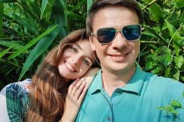 Дмитрий Комаров с женой обустраивают семейное гнездышко