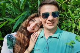Дмитрий Комаров с женой устроили свидание в Гонконге