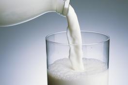 Назван побочный эффект частого употребления молока